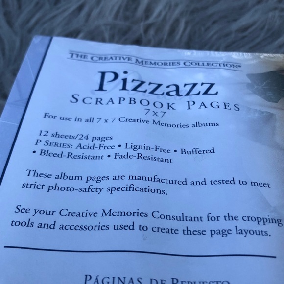 Pizzaz 7x7 blue and red scrapbook pages - Picture 3 of 3